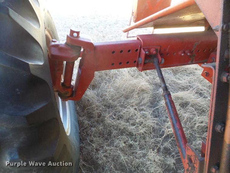 image for item DF2952 1983 Case IH 1480 combine