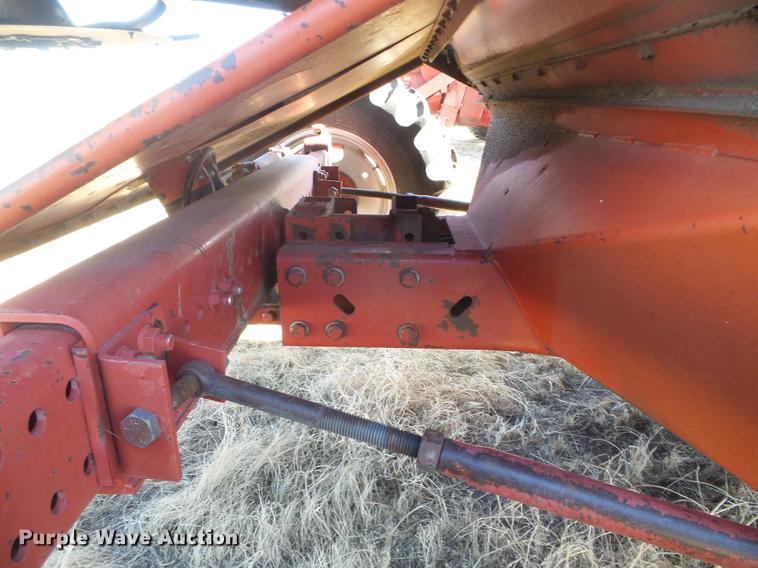 image for item DF2952 1983 Case IH 1480 combine