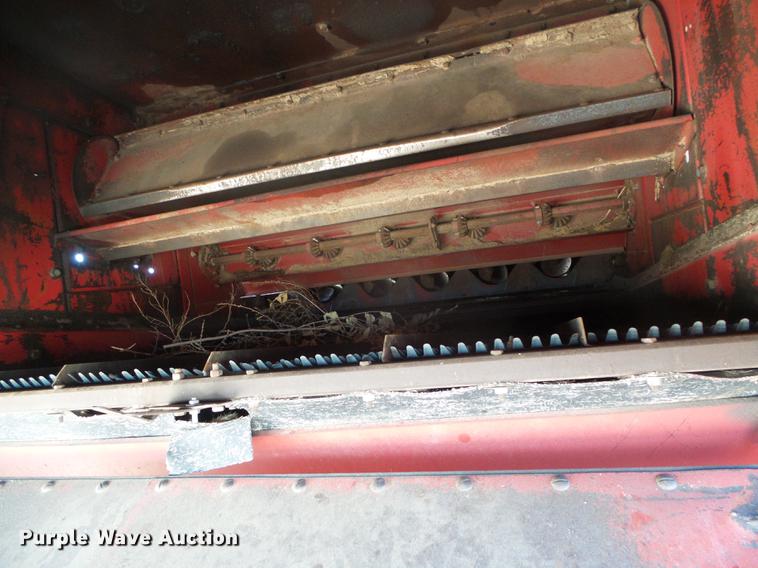 image for item DF2952 1983 Case IH 1480 combine