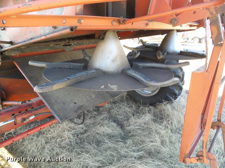 image for item DF2952 1983 Case IH 1480 combine