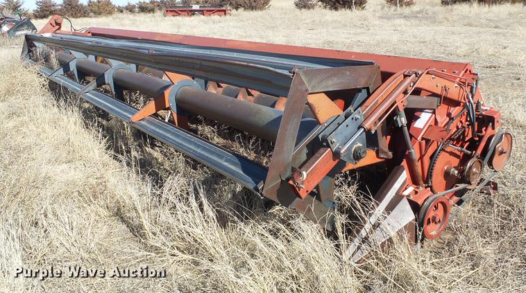 image for item DF2952 1983 Case IH 1480 combine