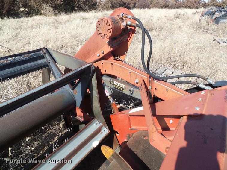 image for item DF2952 1983 Case IH 1480 combine