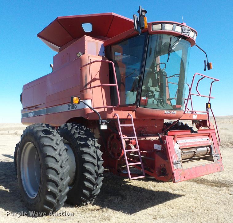 image for item DF2953 1997 Case IH 2188 combine