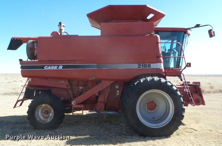 image for item DF2953 1997 Case IH 2188 combine