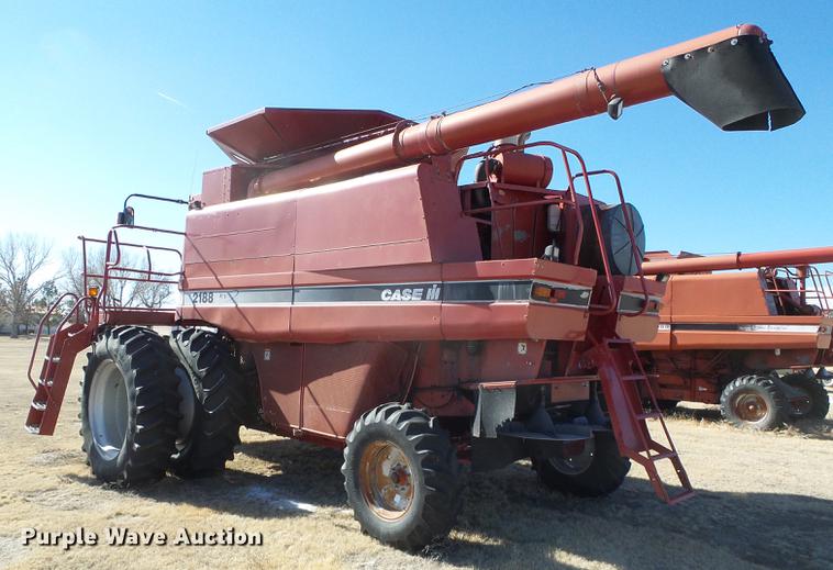 image for item DF2953 1997 Case IH 2188 combine