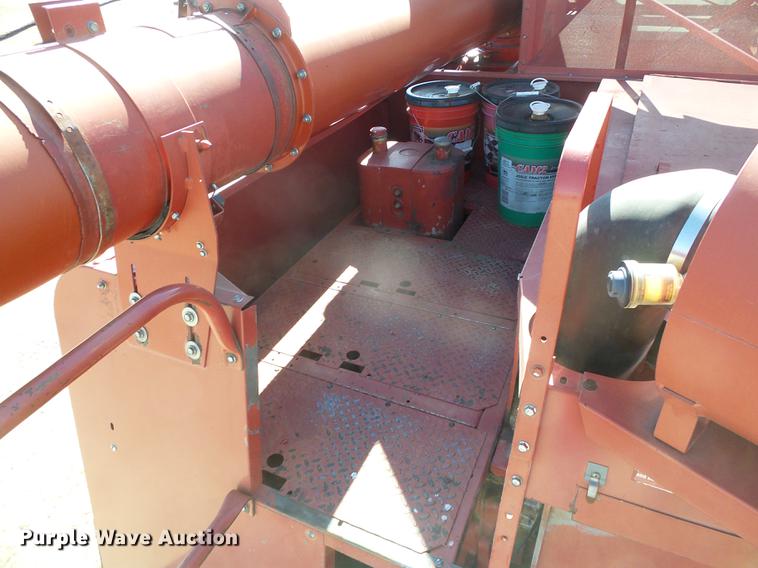 image for item DF2953 1997 Case IH 2188 combine