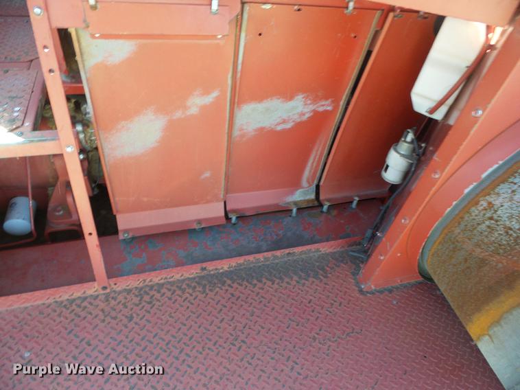 image for item DF2953 1997 Case IH 2188 combine