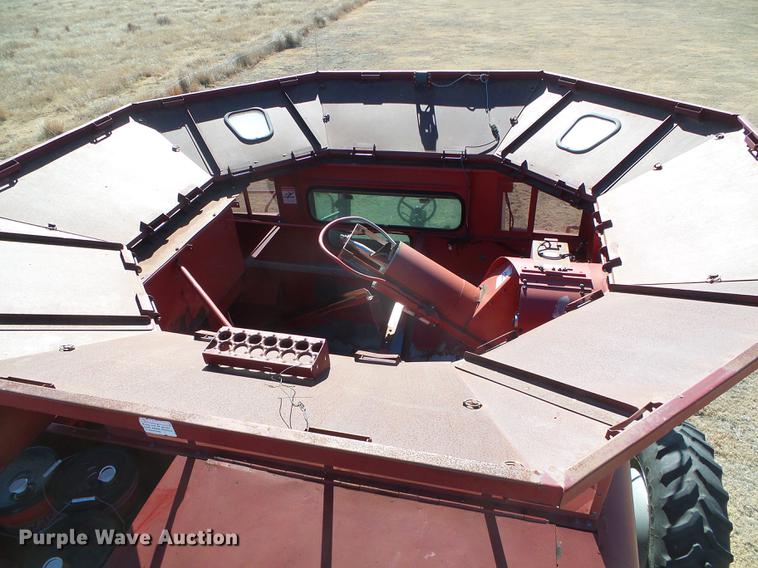 image for item DF2953 1997 Case IH 2188 combine