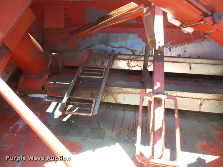 image for item DF2953 1997 Case IH 2188 combine