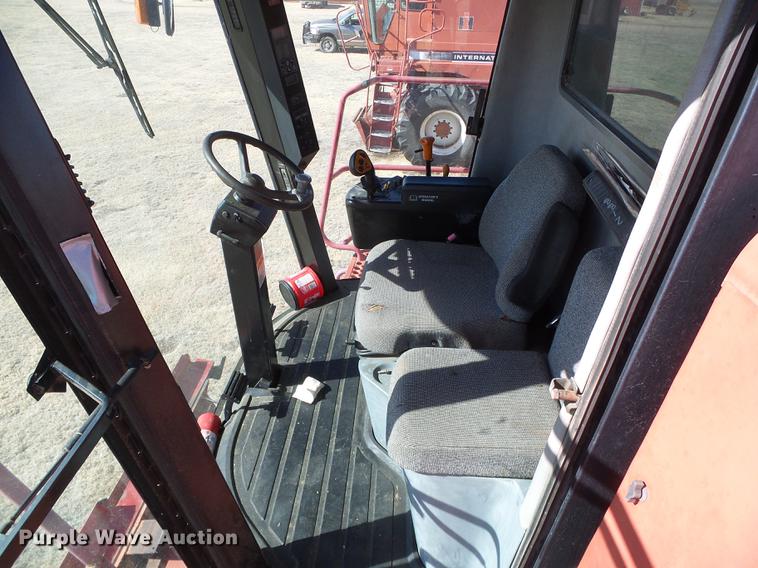 image for item DF2953 1997 Case IH 2188 combine