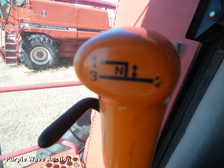 image for item DF2953 1997 Case IH 2188 combine