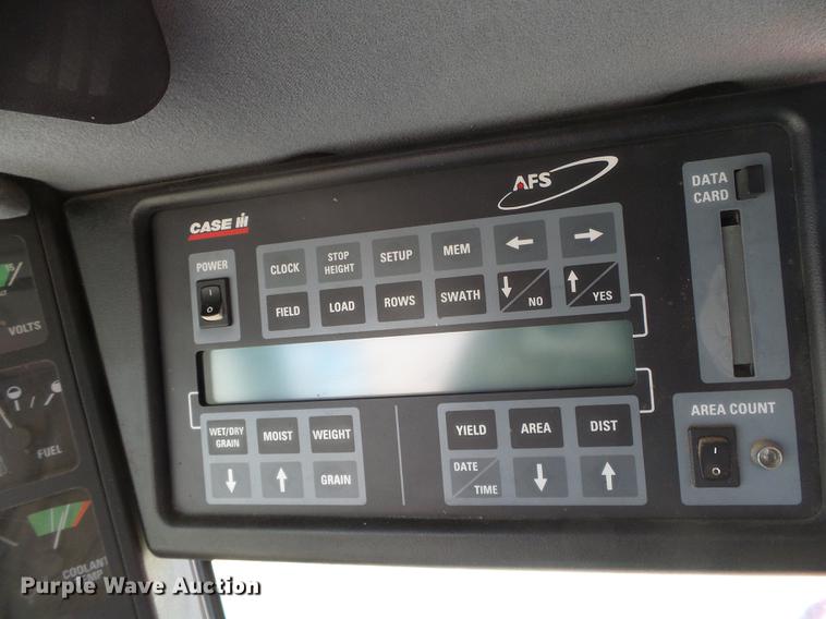 image for item DF2953 1997 Case IH 2188 combine