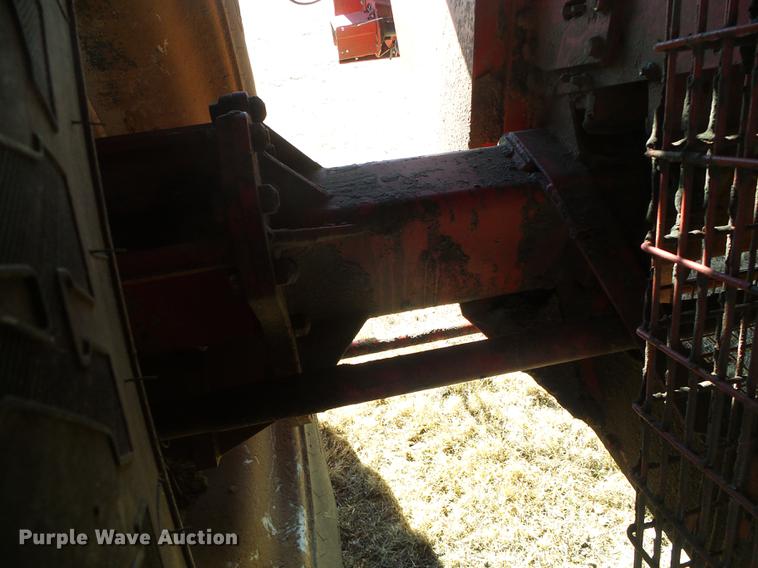 image for item DF2953 1997 Case IH 2188 combine