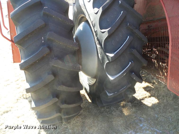 image for item DF2953 1997 Case IH 2188 combine