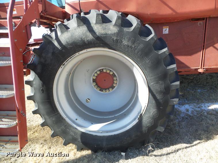 image for item DF2953 1997 Case IH 2188 combine