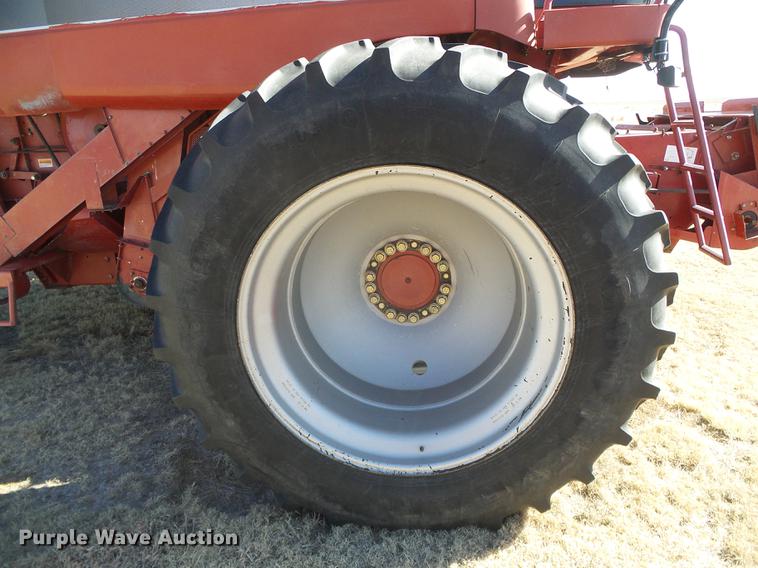 image for item DF2953 1997 Case IH 2188 combine
