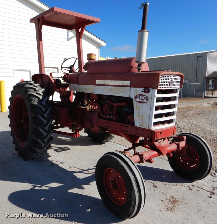 image for item DY9224 Farmall 560 tractor