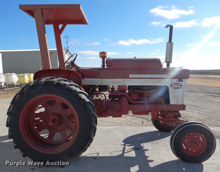 image for item DY9224 Farmall 560 tractor