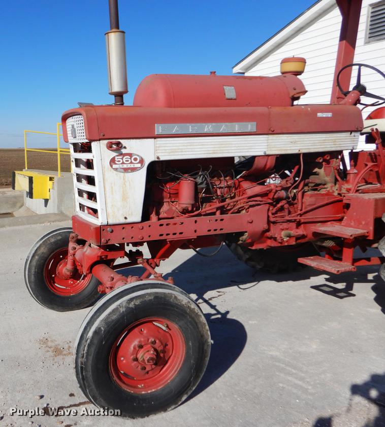 image for item DY9224 Farmall 560 tractor