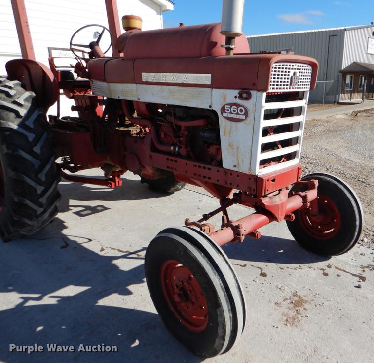 image for item DY9224 Farmall 560 tractor