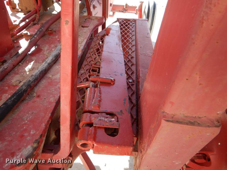 image for item DY9224 Farmall 560 tractor