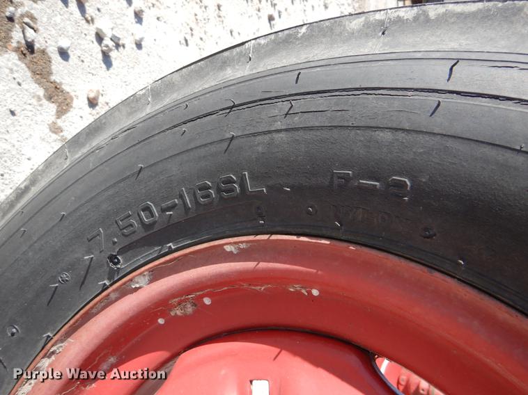 image for item DY9224 Farmall 560 tractor