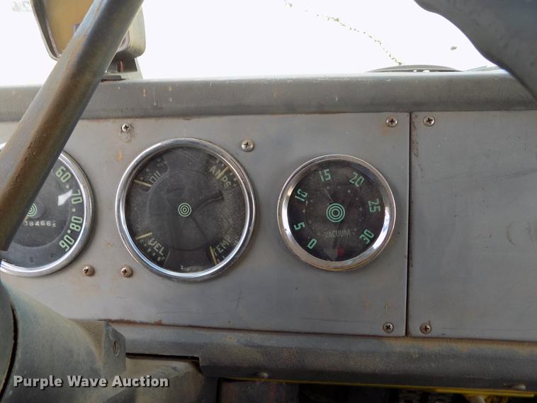 image for item DY9228 1968 International Loadstar CO1700 grain truck