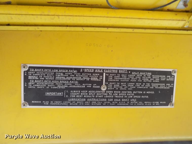 image for item DY9228 1968 International Loadstar CO1700 grain truck