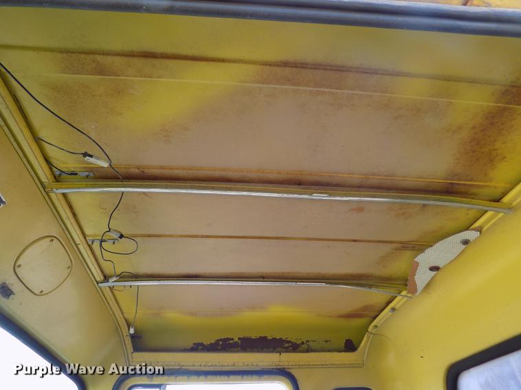 image for item DY9228 1968 International Loadstar CO1700 grain truck