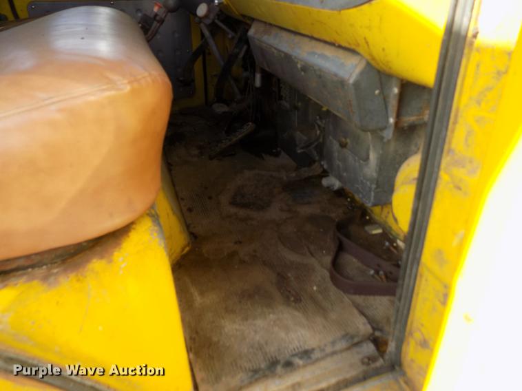 image for item DY9228 1968 International Loadstar CO1700 grain truck