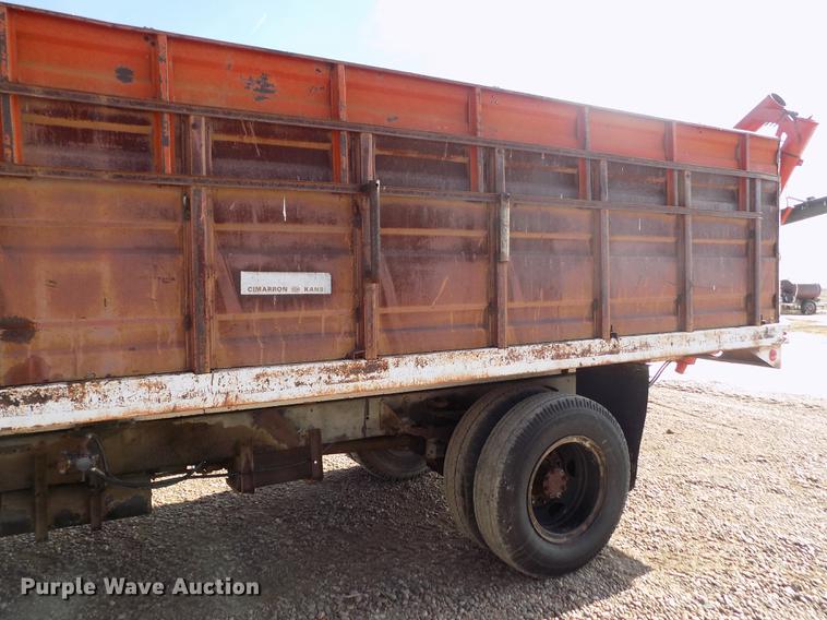 image for item DY9228 1968 International Loadstar CO1700 grain truck