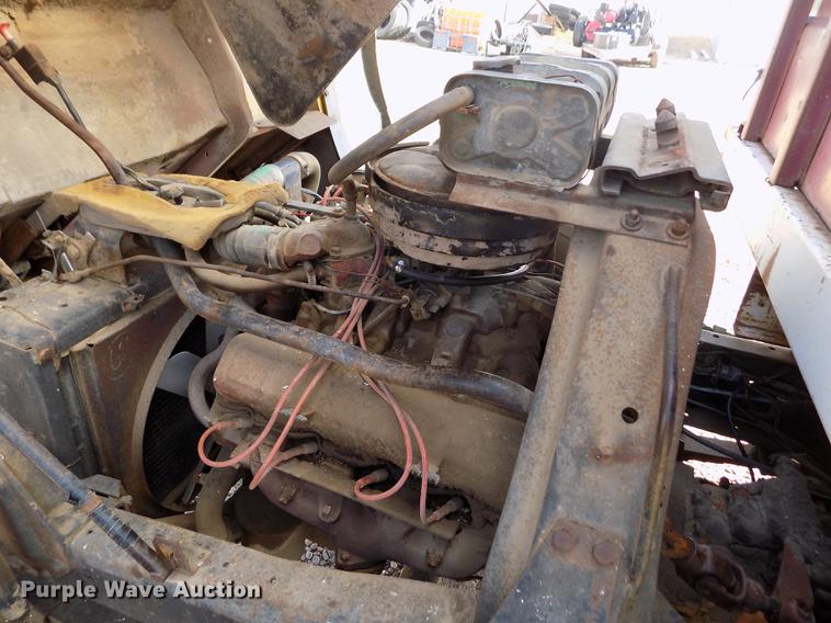 image for item DY9228 1968 International Loadstar CO1700 grain truck