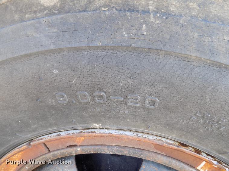 image for item DY9228 1968 International Loadstar CO1700 grain truck