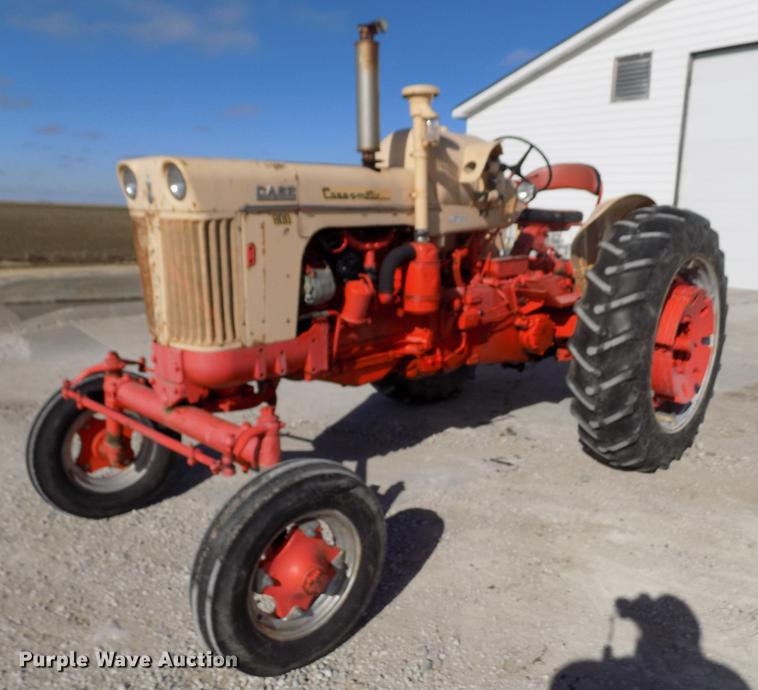 image for item DY9229 Case 800 tractor