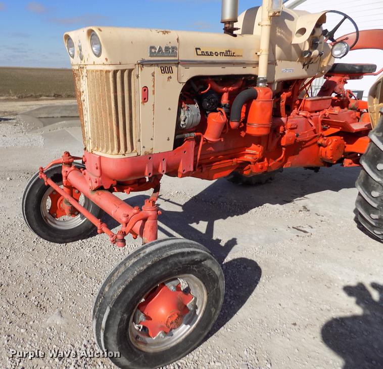 image for item DY9229 Case 800 tractor