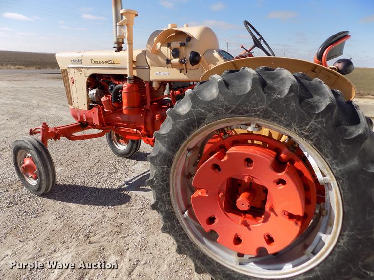 image for item DY9229 Case 800 tractor