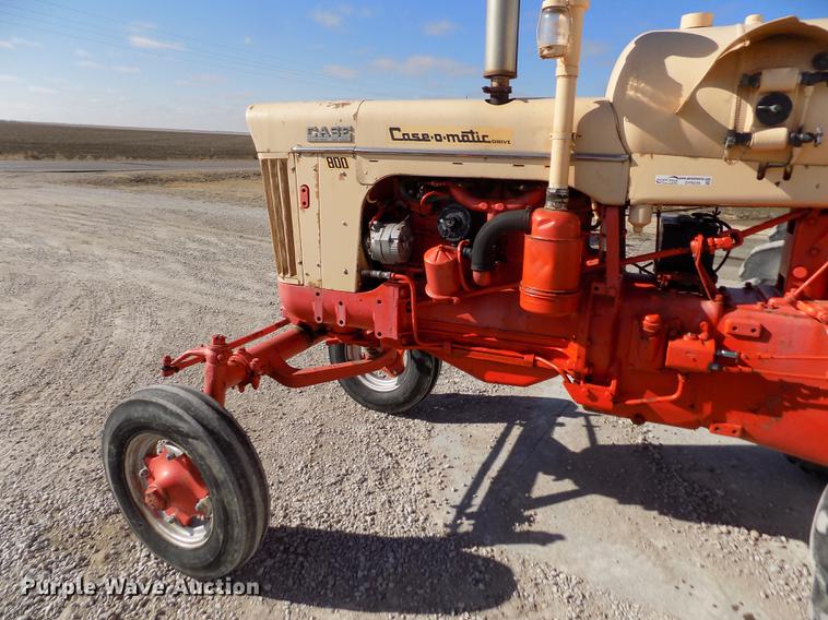 image for item DY9229 Case 800 tractor