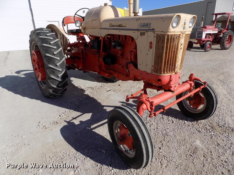 image for item DY9229 Case 800 tractor