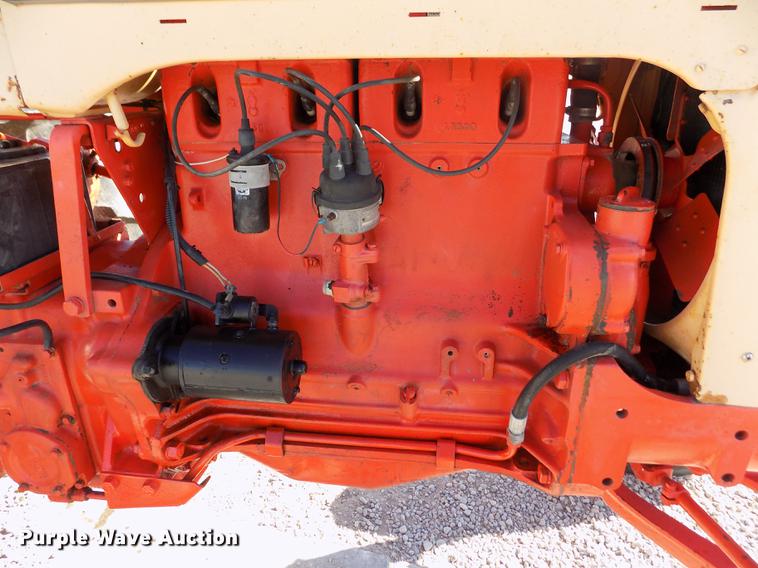 image for item DY9229 Case 800 tractor