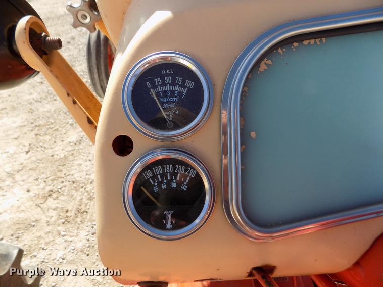 image for item DY9229 Case 800 tractor