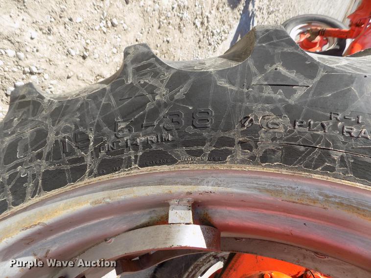 image for item DY9229 Case 800 tractor