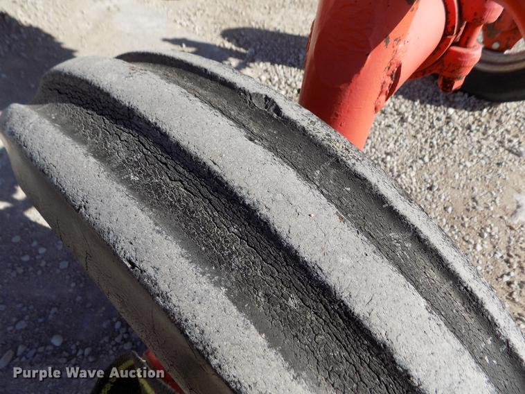 image for item DY9229 Case 800 tractor