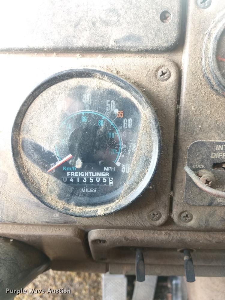 image for item DY9231 1986 Freightliner COE semi truck