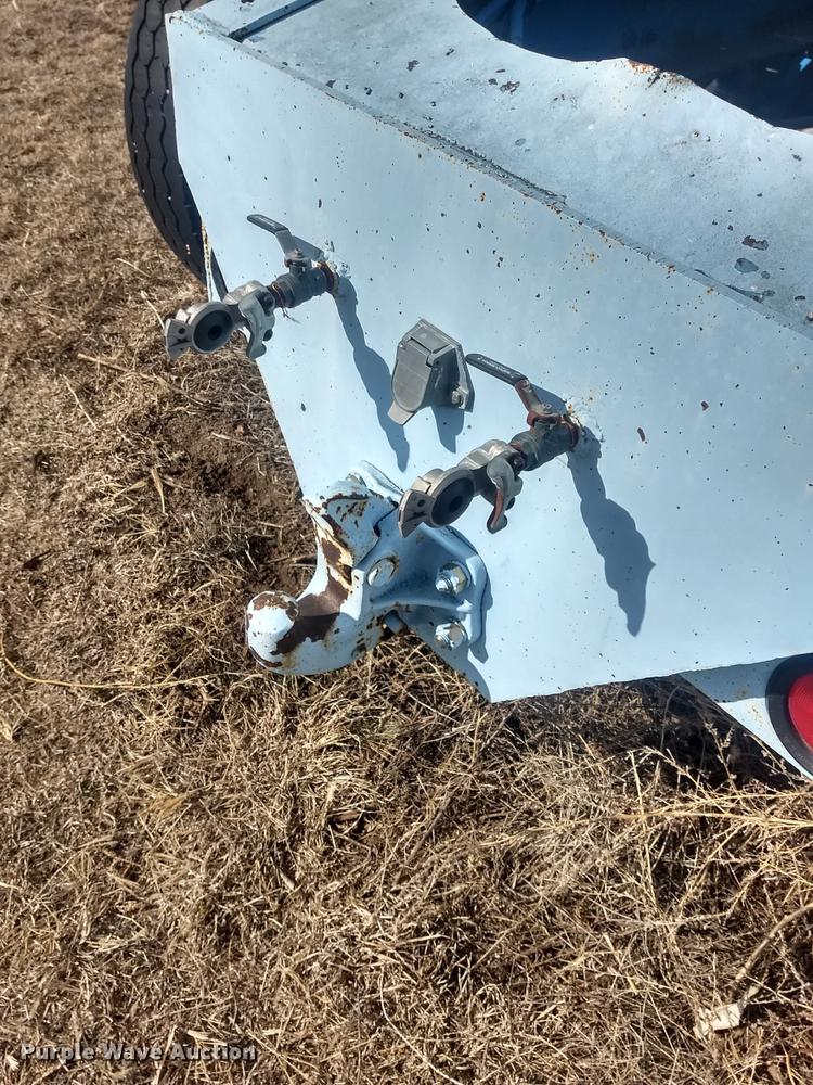 image for item DY9231 1986 Freightliner COE semi truck