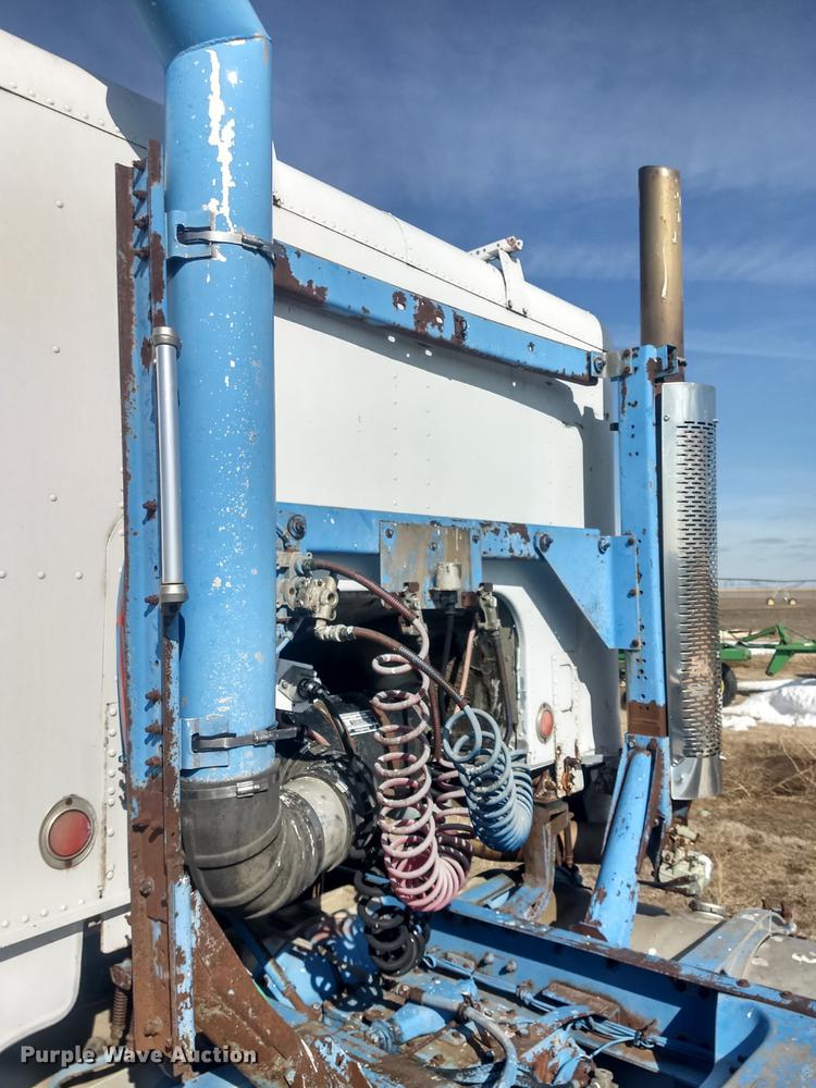 image for item DY9231 1986 Freightliner COE semi truck