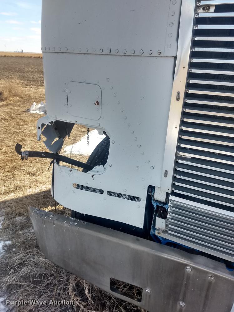 image for item DY9231 1986 Freightliner COE semi truck