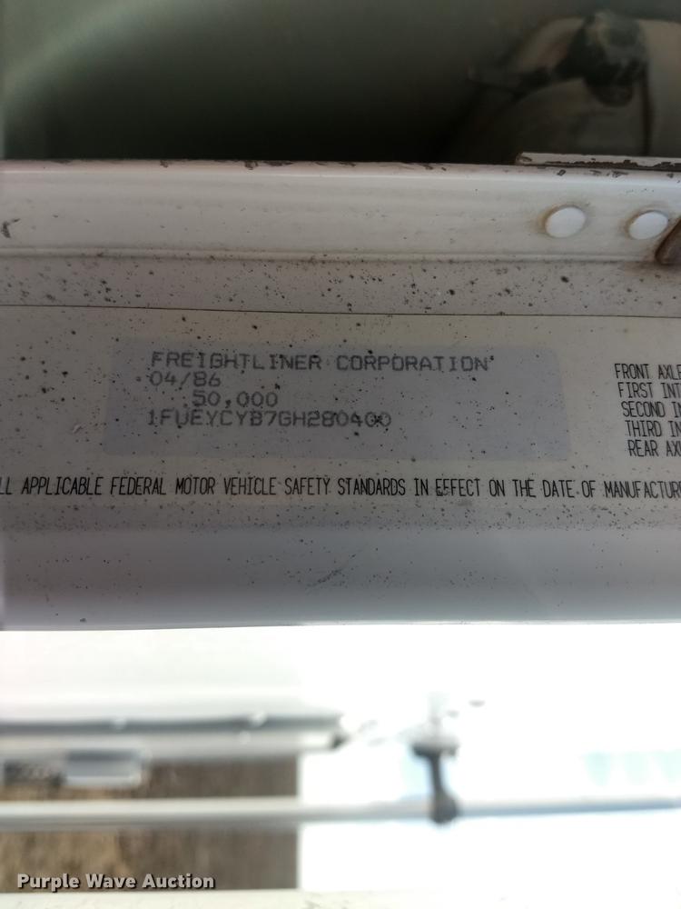 image for item DY9231 1986 Freightliner COE semi truck