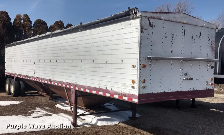 image for item DY9232 1980 Colt G40 double hopper bottom grain trailer