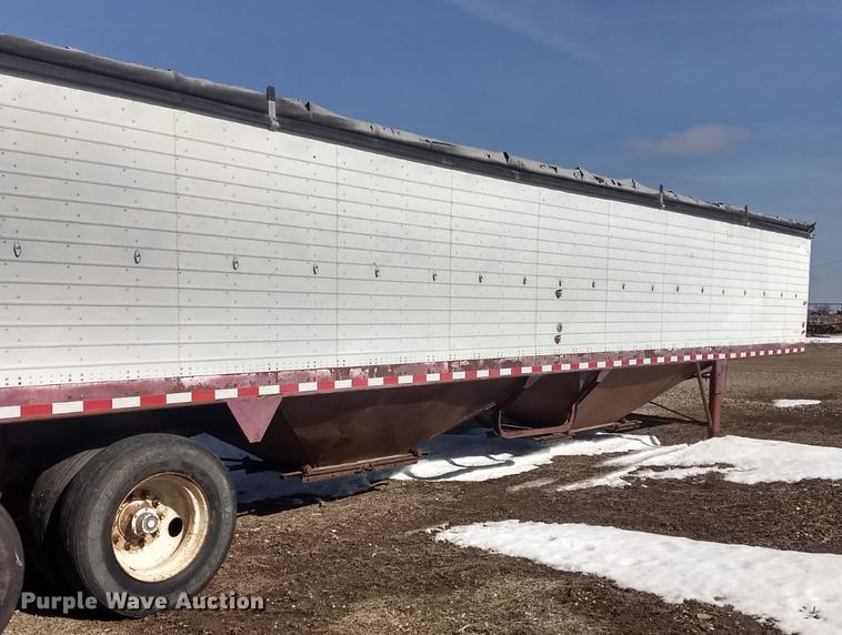 image for item DY9232 1980 Colt G40 double hopper bottom grain trailer