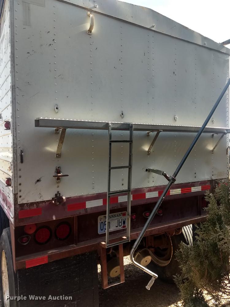 image for item DY9232 1980 Colt G40 double hopper bottom grain trailer